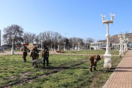 Керченский зеленхоз готовит клумбы к весеннему посеву