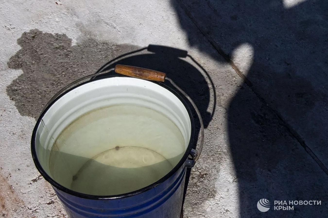 Порядка 30 тысяч жителей Феодосии остались без воды до вечера