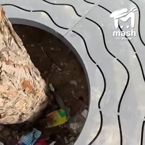 Рабочие оставили страшные ямы на детских площадках в гурзуфском парке, который отремонтировали за 125 млн