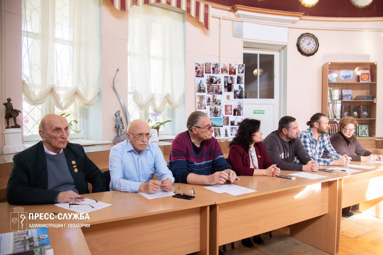 В Евпатории определили лауреатов премии им. Дувана В Евпатории определили лауреатов премии им. Дувана