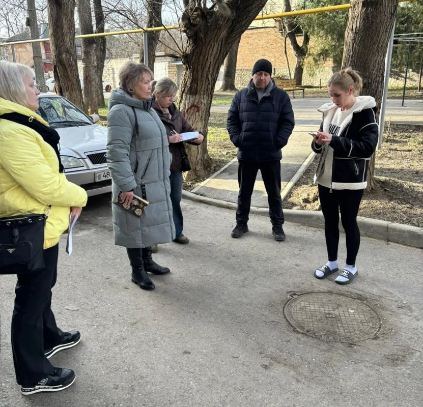 Продолжаются встречи заместителей главы администрации с жителями МКД Продолжаются встречи заместителей главы администрации с жителями МКД