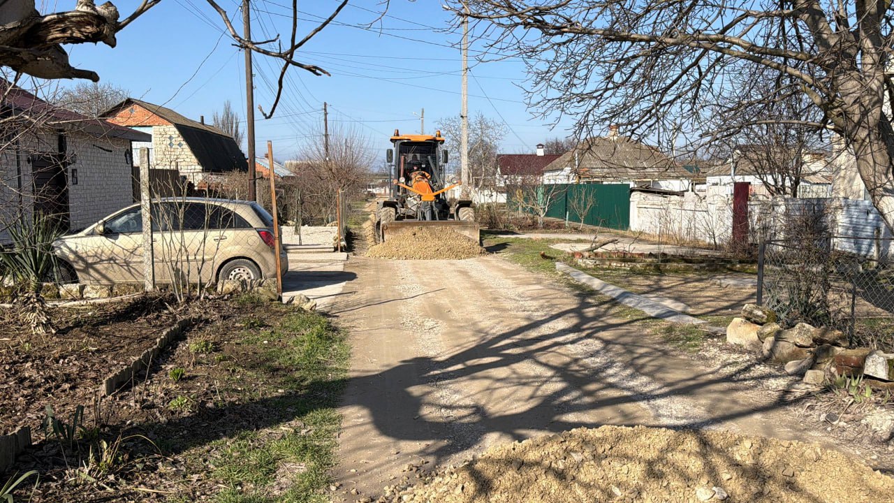 В Керчи проведут грейдирование дорог более чем на 400 улицах в этом году В Керчи проведут грейдирование дорог более чем на 400 улицах в этом году