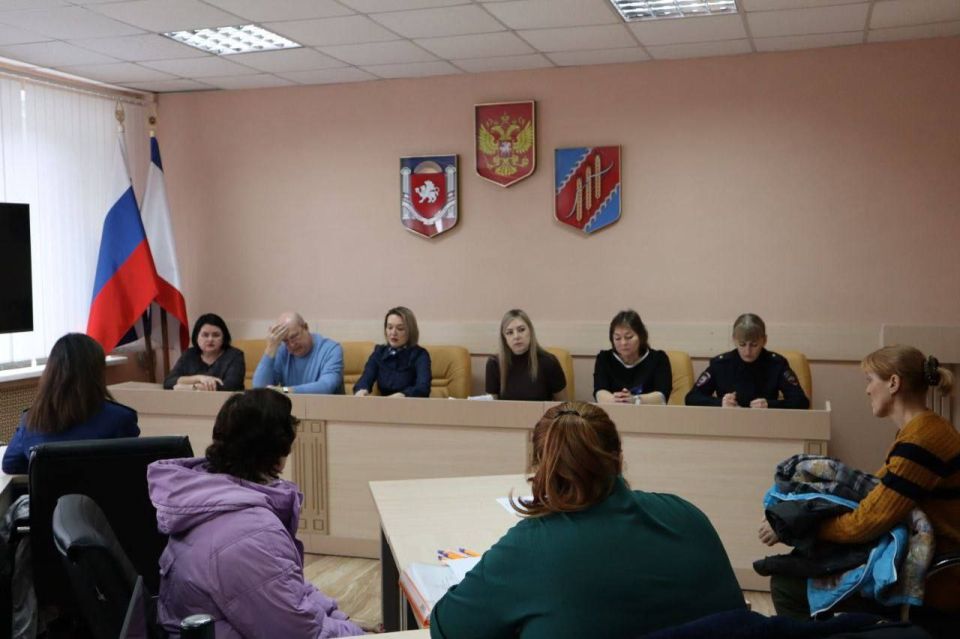 Инна Федоренко: Ни одна комиссия не заменит мать: почему мне пришлось лично говорить с родителями в Джанкойском районе! Инна Федоренко: Ни одна комиссия не заменит мать: почему мне пришлось лично говорить с родителями в Джанкойском районе!