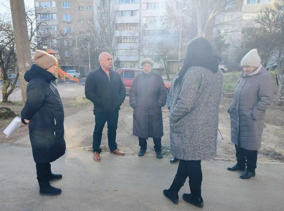 Продолжаются встречи заместителей главы администрации с жителями МКД Продолжаются встречи заместителей главы администрации с жителями МКД