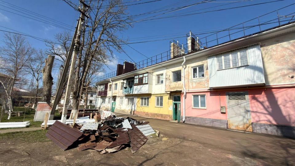 Антон Кравец: В Нижнегорском районе в 2026 году продолжаются работы по ремонту кровель в многоквартирных домах Антон Кравец: В Нижнегорском районе в 2026 году продолжаются работы по ремонту кровель в многоквартирных домах