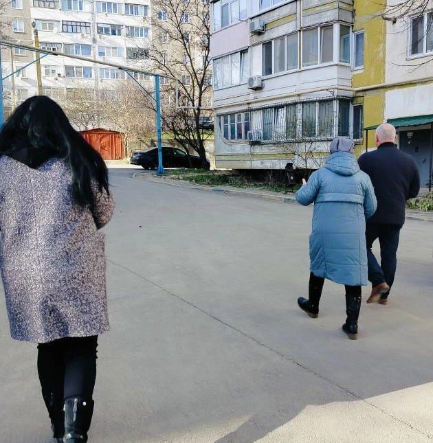 Продолжаются встречи заместителей главы администрации с жителями МКД Продолжаются встречи заместителей главы администрации с жителями МКД