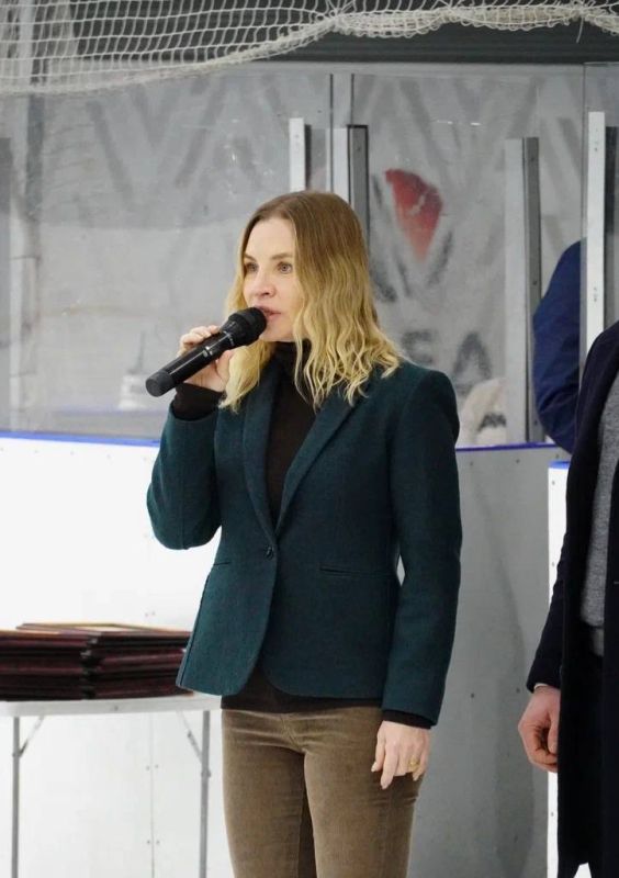 Ольга Торубарова: Наградила победителей Всероссийских соревнований «Золотая шайба» Ольга Торубарова: Наградила победителей Всероссийских соревнований «Золотая шайба»