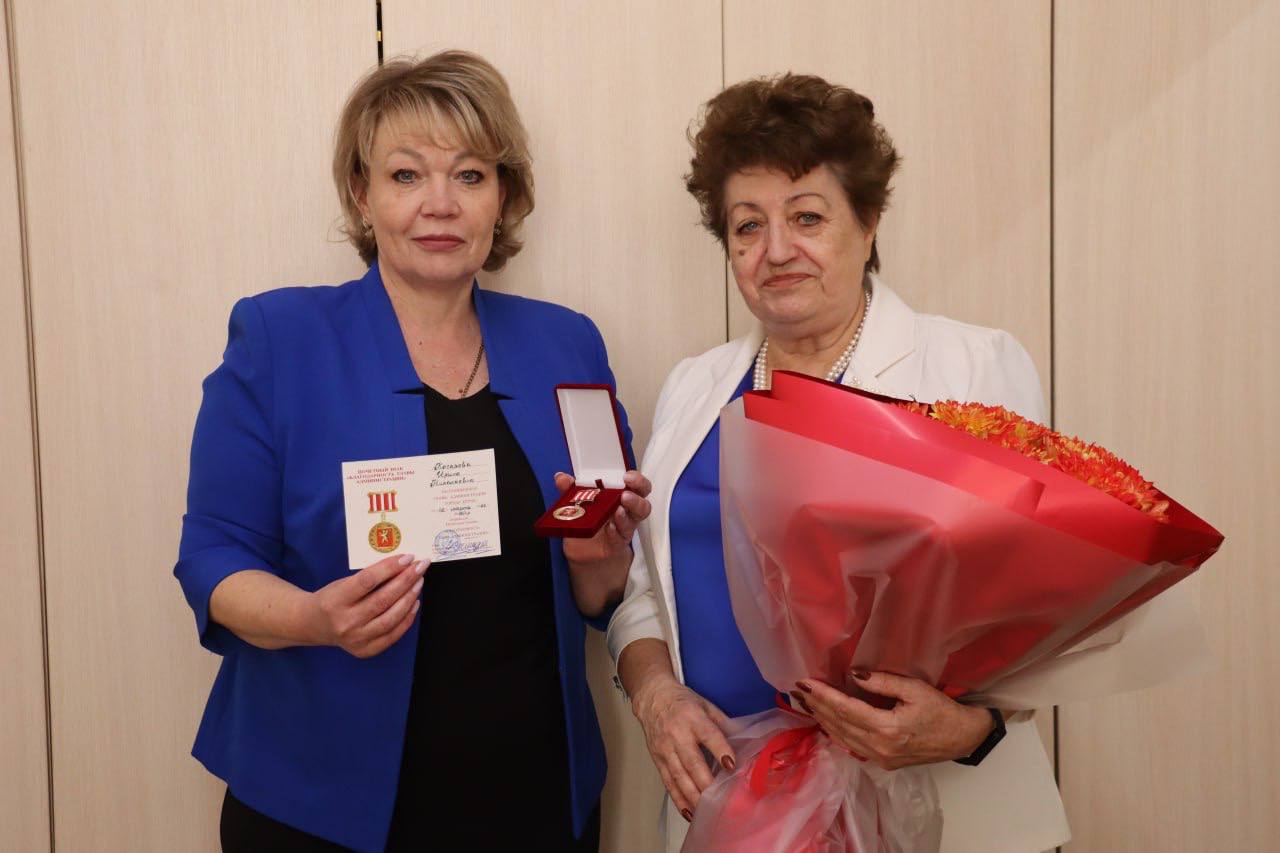 Педагог с полувековым стажем – Ирина Николаевна Косарева отмечает сегодня свой юбилей Педагог с полувековым стажем – Ирина Николаевна Косарева отмечает сегодня свой юбилей