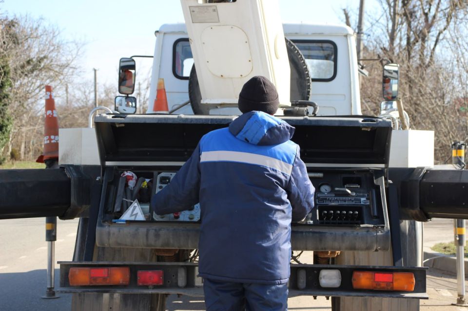 В Керчи ведется постоянная работа по обеспечению бесперебойного функционирования системы уличного освещения В Керчи ведется постоянная работа по обеспечению бесперебойного функционирования системы уличного освещения