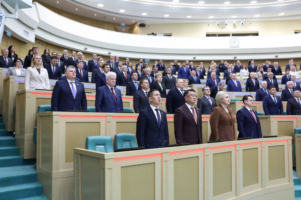 Юрий Нимченко: В Совете Федерации состоялось очередное пленарное заседание под председательством Валентины Ивановны Матвиенко Юрий Нимченко: В Совете Федерации состоялось очередное пленарное заседание под председательством Валентины Ивановны Матвиенко