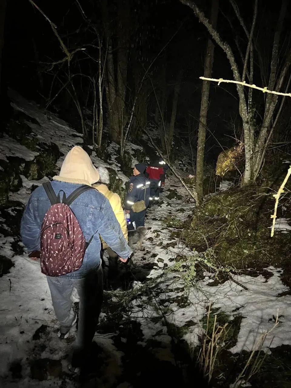 Туристы потерялись ночью в районе Мангуп-Кале Туристы потерялись ночью в районе Мангуп-Кале