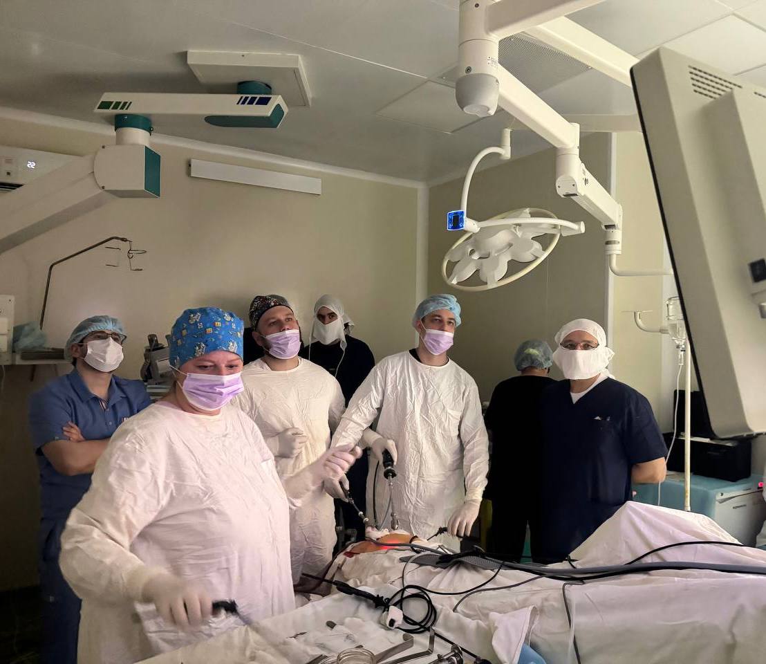 В Сакской районной больнице продолжают внедрять малоинвазивные операции