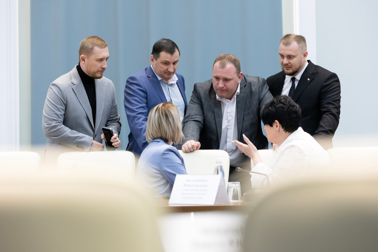 В апреле Аксёнов начнет объезжать города и районы Крыма, чтобы проверить работу чиновников В апреле Аксёнов начнет объезжать города и районы Крыма, чтобы проверить работу чиновников