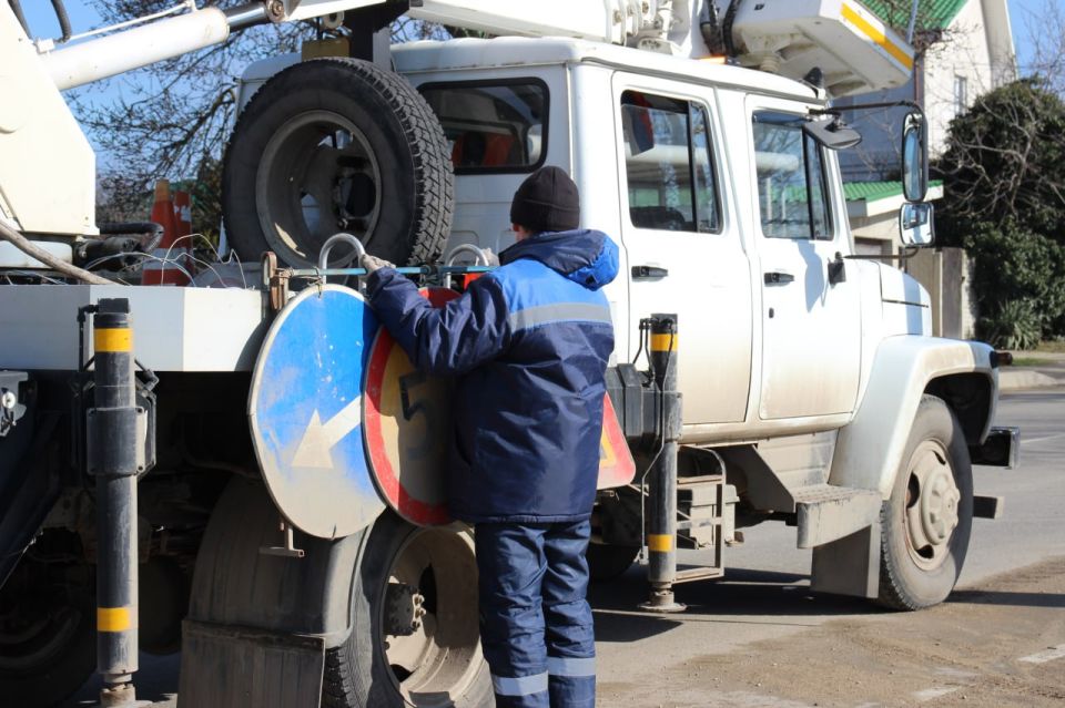 В Керчи ведется постоянная работа по обеспечению бесперебойного функционирования системы уличного освещения В Керчи ведется постоянная работа по обеспечению бесперебойного функционирования системы уличного освещения