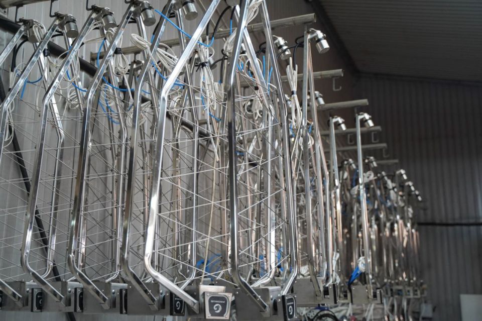 � ����� �������� ������������ � ������ ������������� �����-����