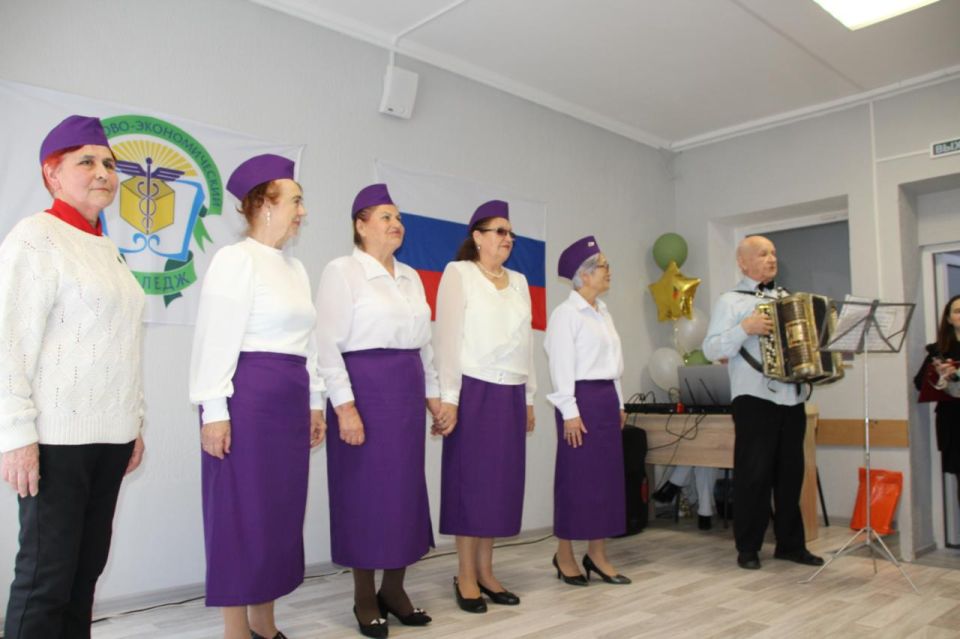 В Финансово-экономическом колледже торжественно открыли Год единства народов России В Финансово-экономическом колледже торжественно открыли Год единства народов России