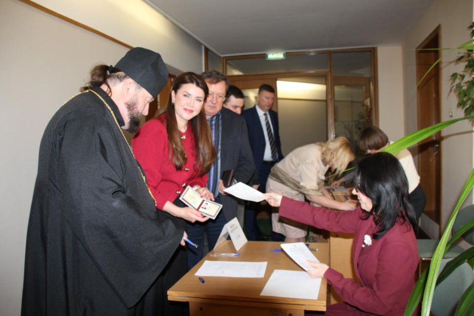 Владимира Резанова переизбрали представителем Крыма в Общественной палате России Владимира Резанова переизбрали представителем Крыма в Общественной палате России
