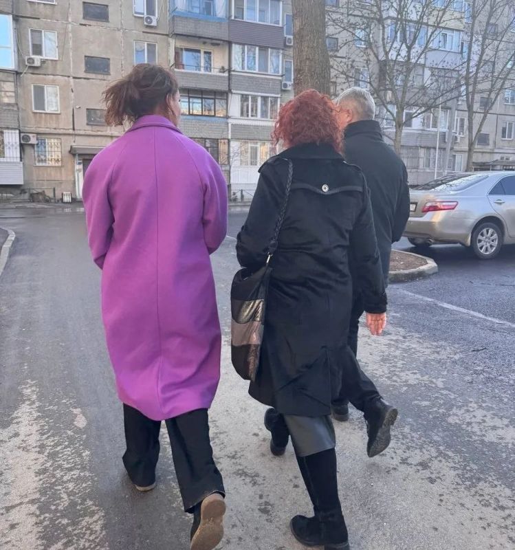Керчане адресуют вопросы и обращения заместителям главы администрации в ходе выездных встреч Керчане адресуют вопросы и обращения заместителям главы администрации в ходе выездных встреч