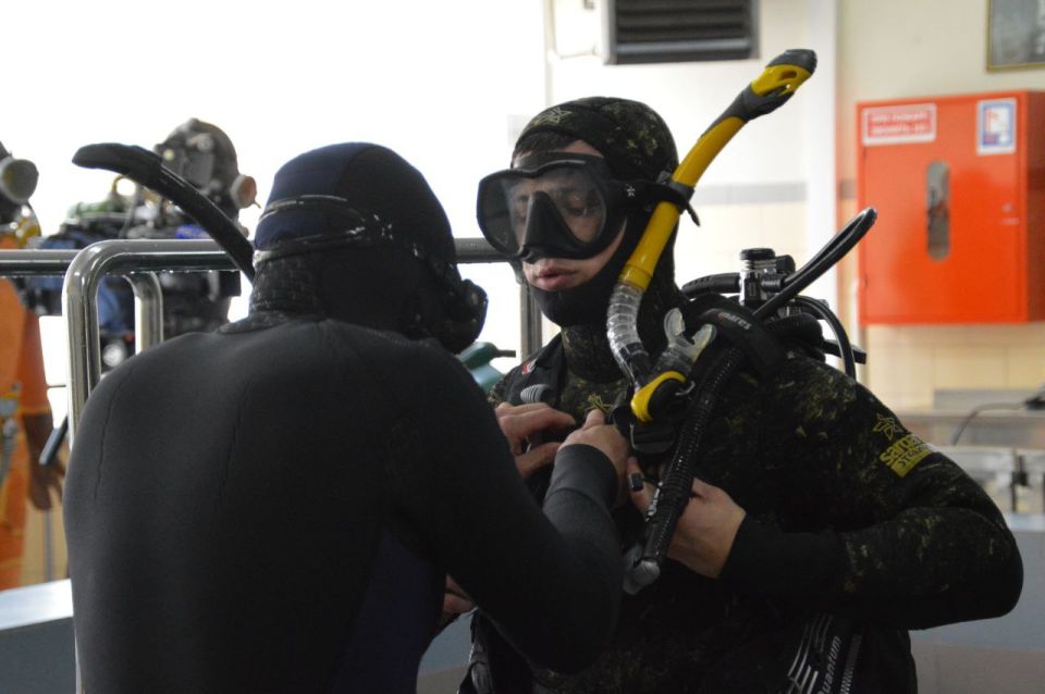 На тренировочной базе водолазной подготовки ГКУ РК "КРЫМ-СПАС" продолжается обучение по профессии "Водолаз 4 разряда" На тренировочной базе водолазной подготовки ГКУ РК "КРЫМ-СПАС" продолжается обучение по профессии "Водолаз 4 разряда"