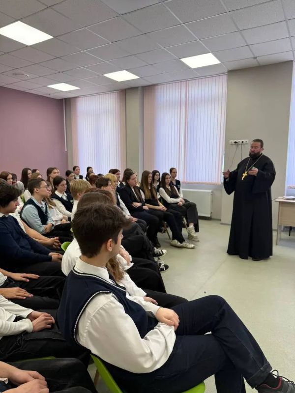 Духовенство Петропавловского собора организовало просмотр и обсуждение в духовно-окормляемых общеобразовательных школах школах №13 им.Св.А.Невского и №20 им.Свт.Луки г.Симферополя просмотр и обсуждение документального... Духовенство Петропавловского собора организовало просмотр и обсуждение в духовно-окормляемых общеобразовательных школах школах №13 им.Св.А.Невского и №20 им.Свт.Луки г.Симферополя просмотр и обсуждение документального...