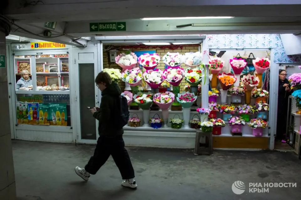Хотите порадовать любимую женщину букетом на 8 Марта, но не можете рассчитать бюджет? Хотите порадовать любимую женщину букетом на 8 Марта, но не можете рассчитать бюджет?