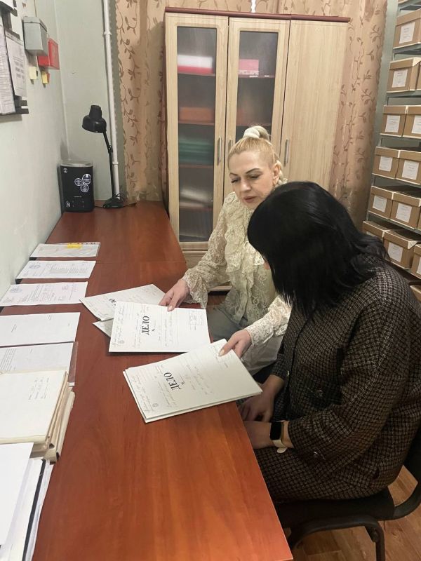 Архивный отдел администрации Джанкоя продолжает оказывать консультативно-методическую помощь учреждениям города Архивный отдел администрации Джанкоя продолжает оказывать консультативно-методическую помощь учреждениям города