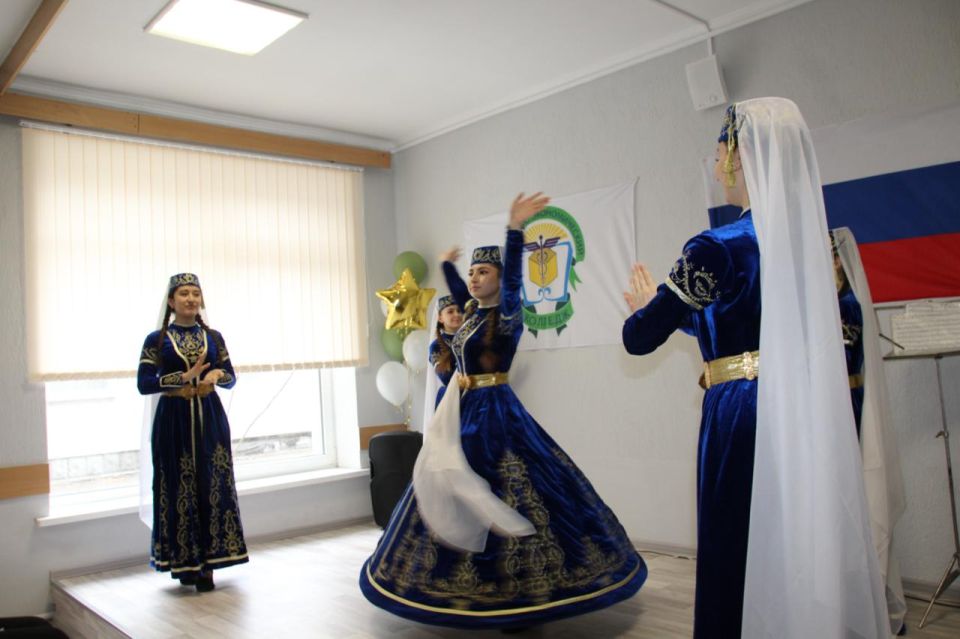В Финансово-экономическом колледже торжественно открыли Год единства народов России В Финансово-экономическом колледже торжественно открыли Год единства народов России