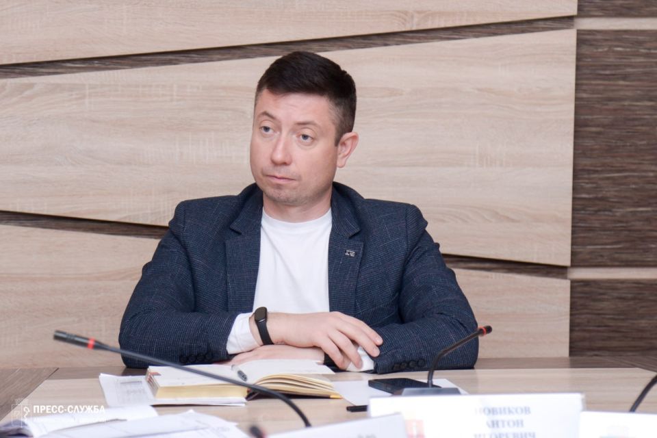 В Евпатории прошло еженедельное совещание с руководителями ресурсоснабжающих и коммунальных предприятий, на котором обсуждались актуальные вопросы жизнедеятельности города В Евпатории прошло еженедельное совещание с руководителями ресурсоснабжающих и коммунальных предприятий, на котором обсуждались актуальные вопросы жизнедеятельности города