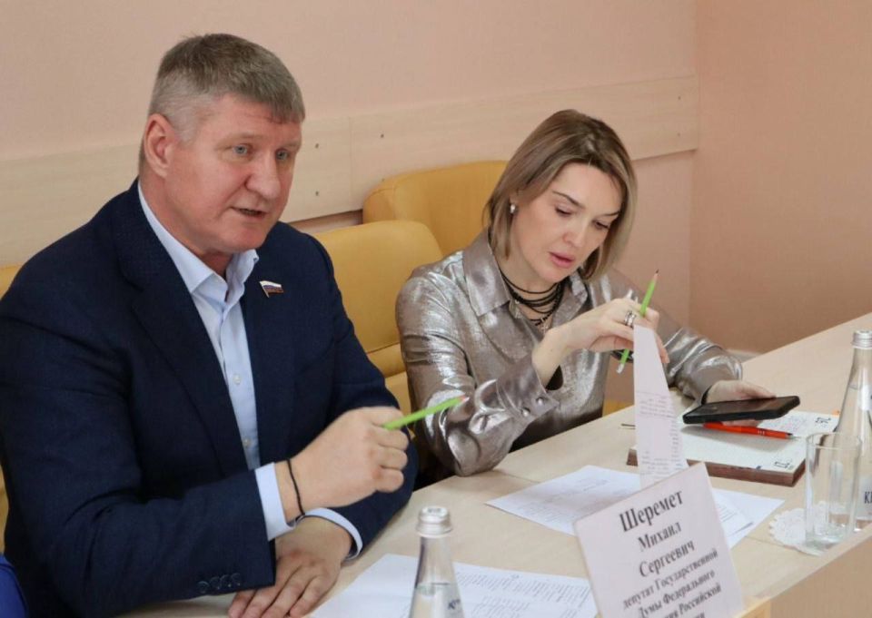 Инна Федоренко: Сегодня депутат Государственной Думы Федерального Собрания Российской Федерации Михаил Сергеевич Шеремет провел выездной приём жителей Джанкойского района Инна Федоренко: Сегодня депутат Государственной Думы Федерального Собрания Российской Федерации Михаил Сергеевич Шеремет провел выездной приём жителей Джанкойского района