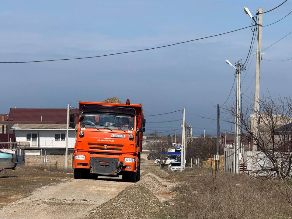 Александр Дудинов: В Черноморском районе стартовал долгожданный сезон грейдирования дорог с грунтовым покрытием Александр Дудинов: В Черноморском районе стартовал долгожданный сезон грейдирования дорог с грунтовым покрытием