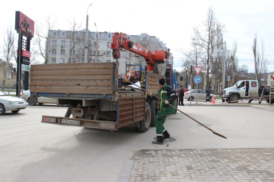 В Керчи продолжается плановая работа по приведению наружной рекламы в соответствие с законодательством В Керчи продолжается плановая работа по приведению наружной рекламы в соответствие с законодательством