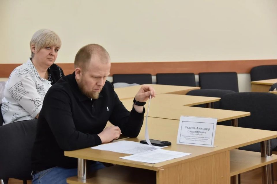 В Симферополе состоялось заседание Межведомственной комиссии по поддержке участников специальной военной операции и членов их семей под руководством заместителя главы администрации - начальника МКУ «Департамент образования... В Симферополе состоялось заседание Межведомственной комиссии по поддержке участников специальной военной операции и членов их семей под руководством заместителя главы администрации - начальника МКУ «Департамент образования...