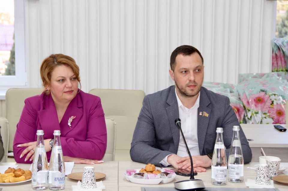 Константин Шимановский: Пообщались с мамами и женами погибших Героев Константин Шимановский: Пообщались с мамами и женами погибших Героев
