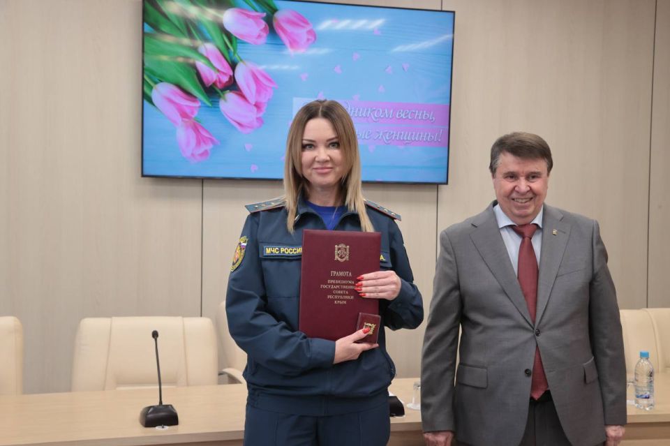 В Госсовете Республики Крым состоялось награждение в честь Международного женского дня В Госсовете Республики Крым состоялось награждение в честь Международного женского дня