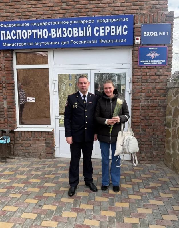 Предпраздничная атмосфера в рамках Всероссийской акции «8 Марта в каждый дом» в Управлении по вопросам миграции МВД по Республике Крым Предпраздничная атмосфера в рамках Всероссийской акции «8 Марта в каждый дом» в Управлении по вопросам миграции МВД по Республике Крым