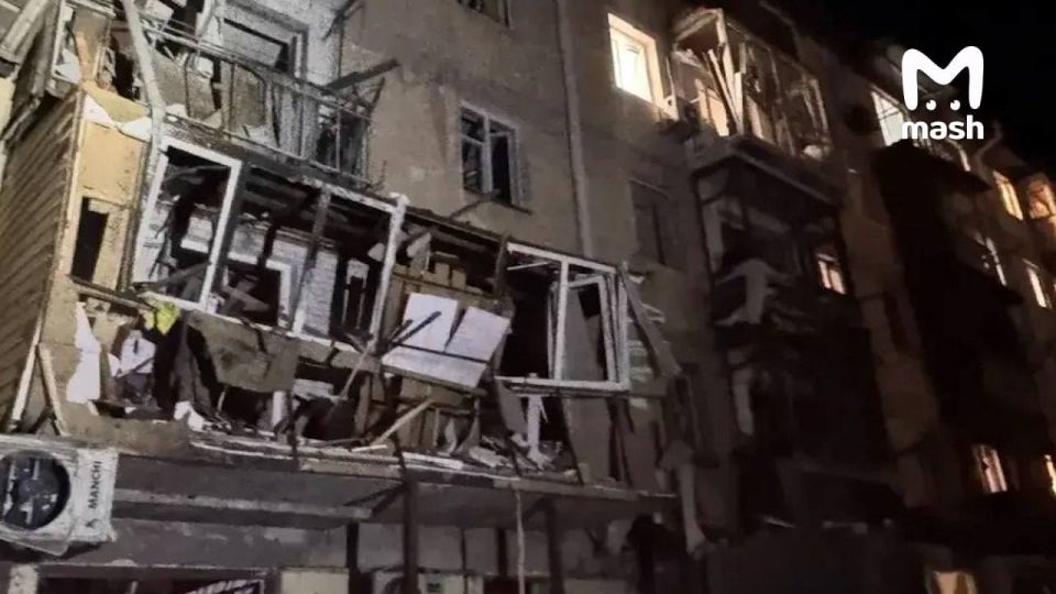 Девять человек пострадали из-за упавшего на пятиэтажку всушного дрона в Севастополе Девять человек пострадали из-за упавшего на пятиэтажку всушного дрона в Севастополе
