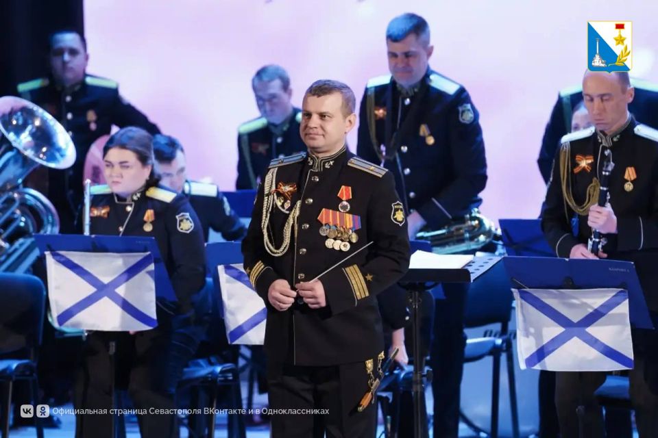 В преддверии 8 Марта губернатор поздравил женский коллектив Управления МВД В преддверии 8 Марта губернатор поздравил женский коллектив Управления МВД