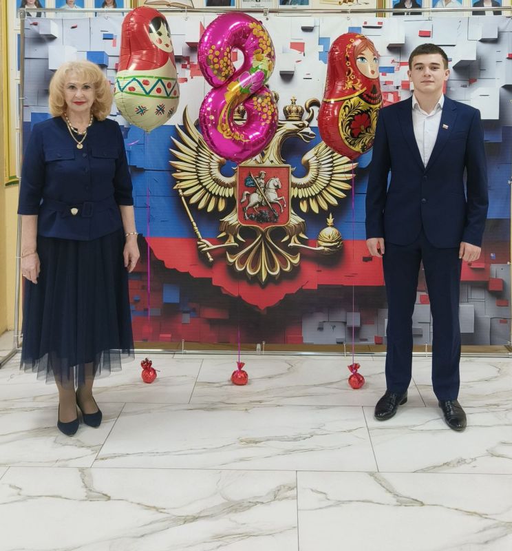 Эммилия Леонова: Дорогие женщины!. Поздравляю Вас с прекрасным весенним праздником-Днём 8 Марта! Этот весенний праздник олицетворяет собой красоту и любовь Эммилия Леонова: Дорогие женщины!. Поздравляю Вас с прекрасным весенним праздником-Днём 8 Марта! Этот весенний праздник олицетворяет собой красоту и любовь