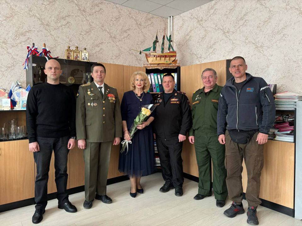 Эммилия Леонова: Дорогие женщины!. Поздравляю Вас с прекрасным весенним праздником-Днём 8 Марта! Этот весенний праздник олицетворяет собой красоту и любовь Эммилия Леонова: Дорогие женщины!. Поздравляю Вас с прекрасным весенним праздником-Днём 8 Марта! Этот весенний праздник олицетворяет собой красоту и любовь