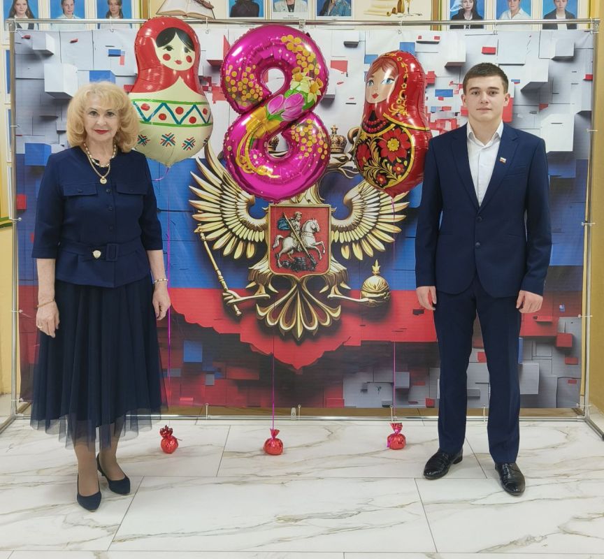 Эммилия Леонова: Дорогие женщины!. Поздравляю Вас с прекрасным весенним праздником-Днём 8 Марта! Этот весенний праздник олицетворяет собой красоту и любовь Эммилия Леонова: Дорогие женщины!. Поздравляю Вас с прекрасным весенним праздником-Днём 8 Марта! Этот весенний праздник олицетворяет собой красоту и любовь