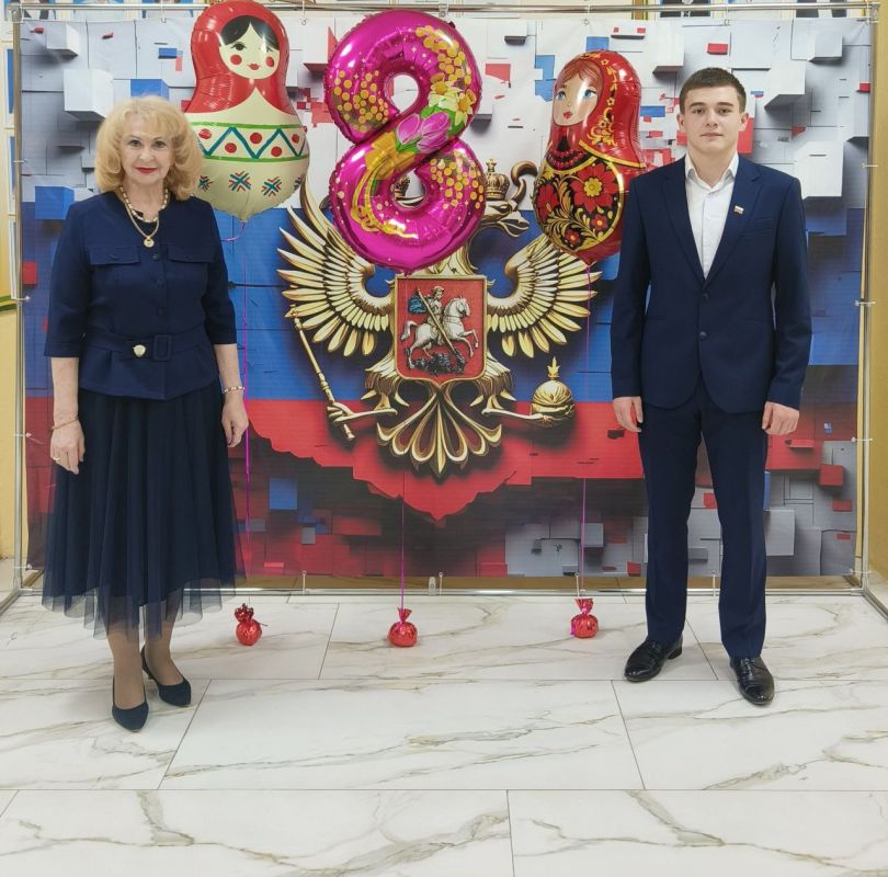 Эммилия Леонова: Дорогие женщины!. Поздравляю Вас с прекрасным весенним праздником-Днём 8 Марта! Этот весенний праздник олицетворяет собой красоту и любовь Эммилия Леонова: Дорогие женщины!. Поздравляю Вас с прекрасным весенним праздником-Днём 8 Марта! Этот весенний праздник олицетворяет собой красоту и любовь