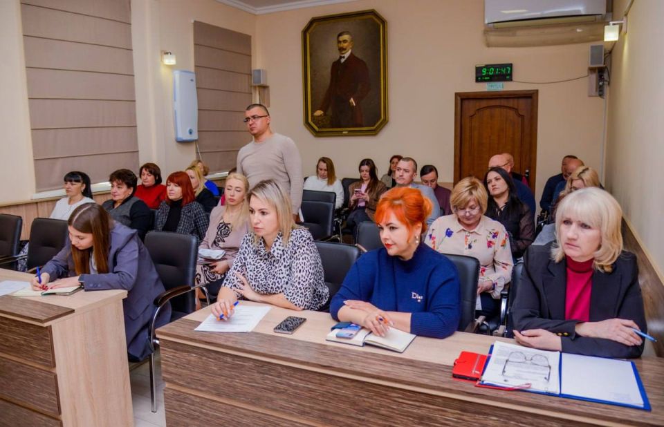Александр Юрьев: Аппаратное совещание провели в расширенном формате с участием главы города Галины Герасимовой, руководителей департаментов, управлений и подведомственных учреждений администрации города Александр Юрьев: Аппаратное совещание провели в расширенном формате с участием главы города Галины Герасимовой, руководителей департаментов, управлений и подведомственных учреждений администрации города