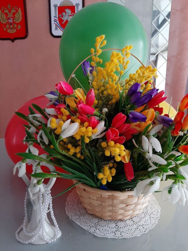 К прекрасному весеннему празднику отделы ЗАГС Крыма провели тематические церемонии регистрации брака, уделив особое внимание невестам