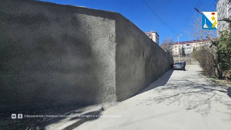 Подпорные стены на улице Вакуленчука готовят к облицовке известняковыми плитами Подпорные стены на улице Вакуленчука готовят к облицовке известняковыми плитами