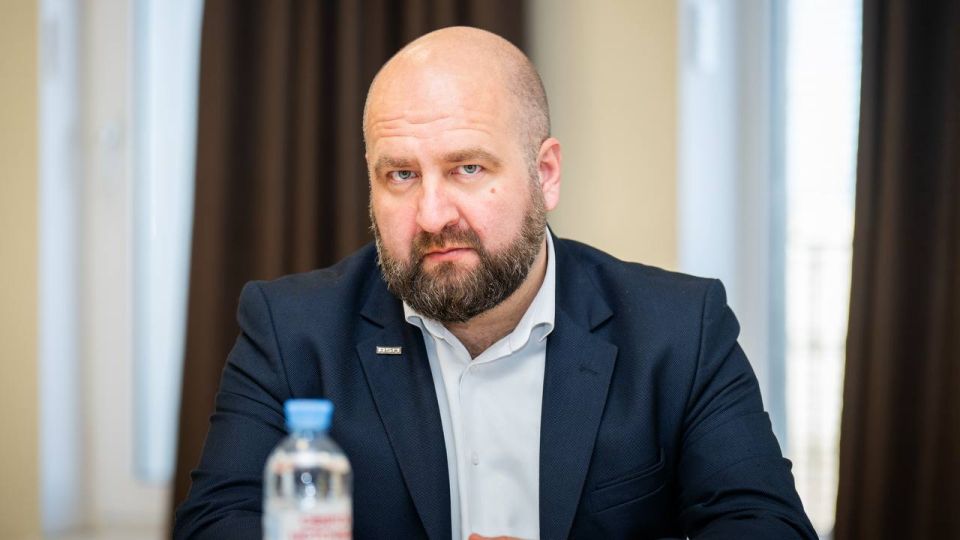 Владимир Сальдо: Подписали соглашение о сотрудничестве с компанией «Ростсельмаш» — одним из крупнейших производителей сельхозтехники в стране Владимир Сальдо: Подписали соглашение о сотрудничестве с компанией «Ростсельмаш» — одним из крупнейших производителей сельхозтехники в стране
