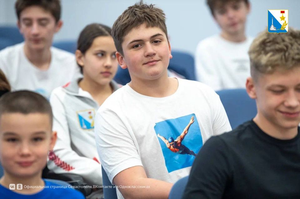 Почти 500 юных пловцов из Севастополя, Крыма и исторических территорий участвуют в фестивале «Русская весна» Почти 500 юных пловцов из Севастополя, Крыма и исторических территорий участвуют в фестивале «Русская весна»