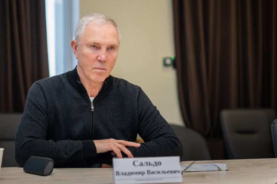 Владимир Сальдо: Подписали соглашение о сотрудничестве с компанией «Ростсельмаш» — одним из крупнейших производителей сельхозтехники в стране Владимир Сальдо: Подписали соглашение о сотрудничестве с компанией «Ростсельмаш» — одним из крупнейших производителей сельхозтехники в стране