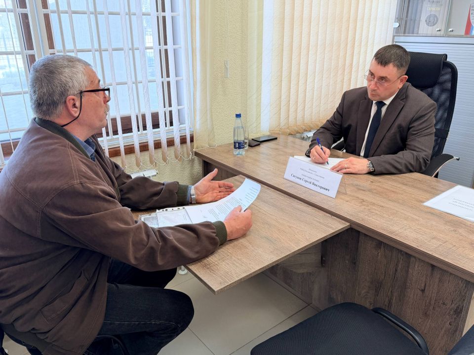 Начальник УМВД России по г.Севастополю генерал-майор полиции Сергей Сигунов провёл личный приём граждан Начальник УМВД России по г.Севастополю генерал-майор полиции Сергей Сигунов провёл личный приём граждан