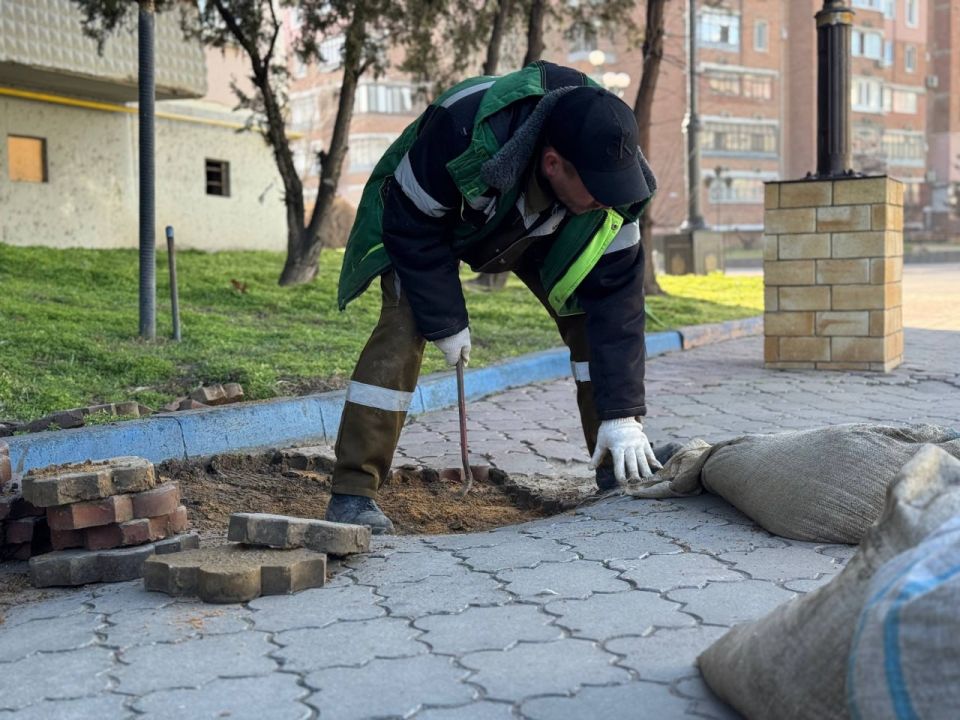 В Керчи продолжается планомерная работа по улучшению городской инфраструктуры В Керчи продолжается планомерная работа по улучшению городской инфраструктуры