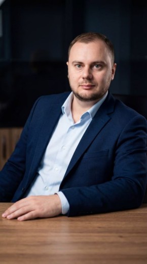 Галина Огнёва: Искренне поздравляю с Днём рождения главу администрации Нижнегорского района Кравец Антона Андреевича!